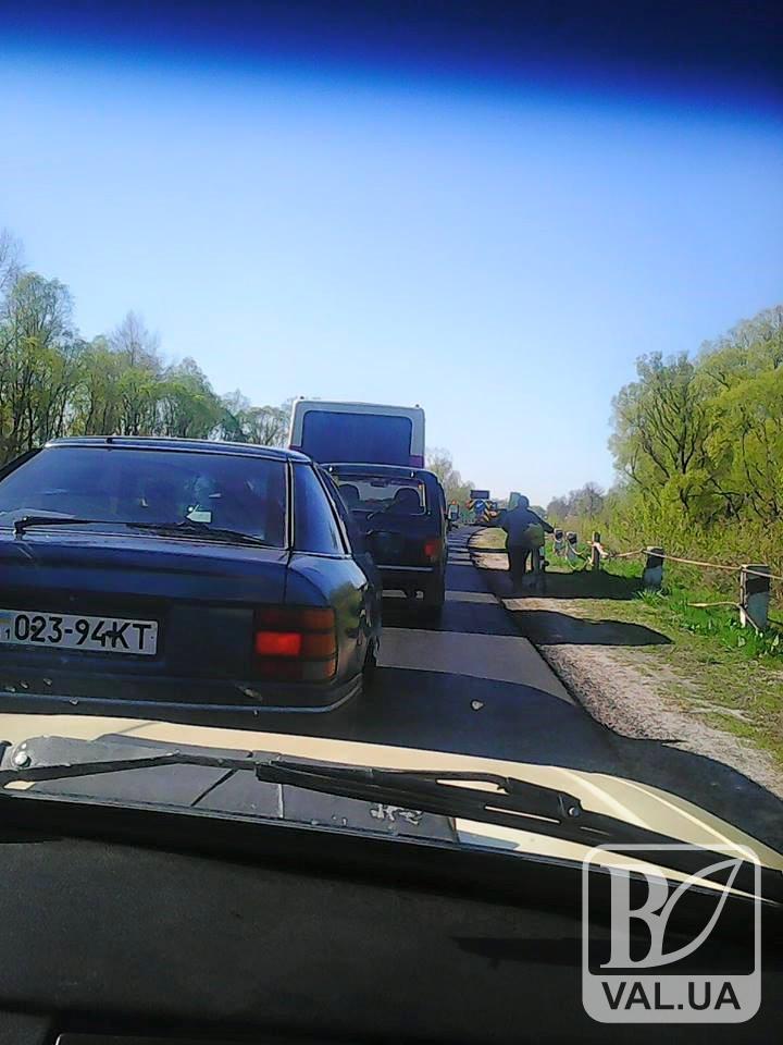 Через ремонт дороги у районі автомобільного мосту на в’їзді до Чернігова затори