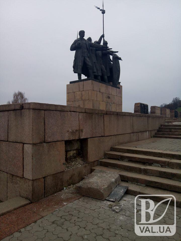 Меморіал Слави у Чернігові відновлять вже найближчими днями