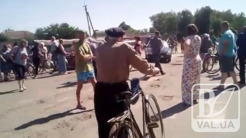 Жителі Березної перекрили дорогу на знак протесту проти двотижневого відключення газу