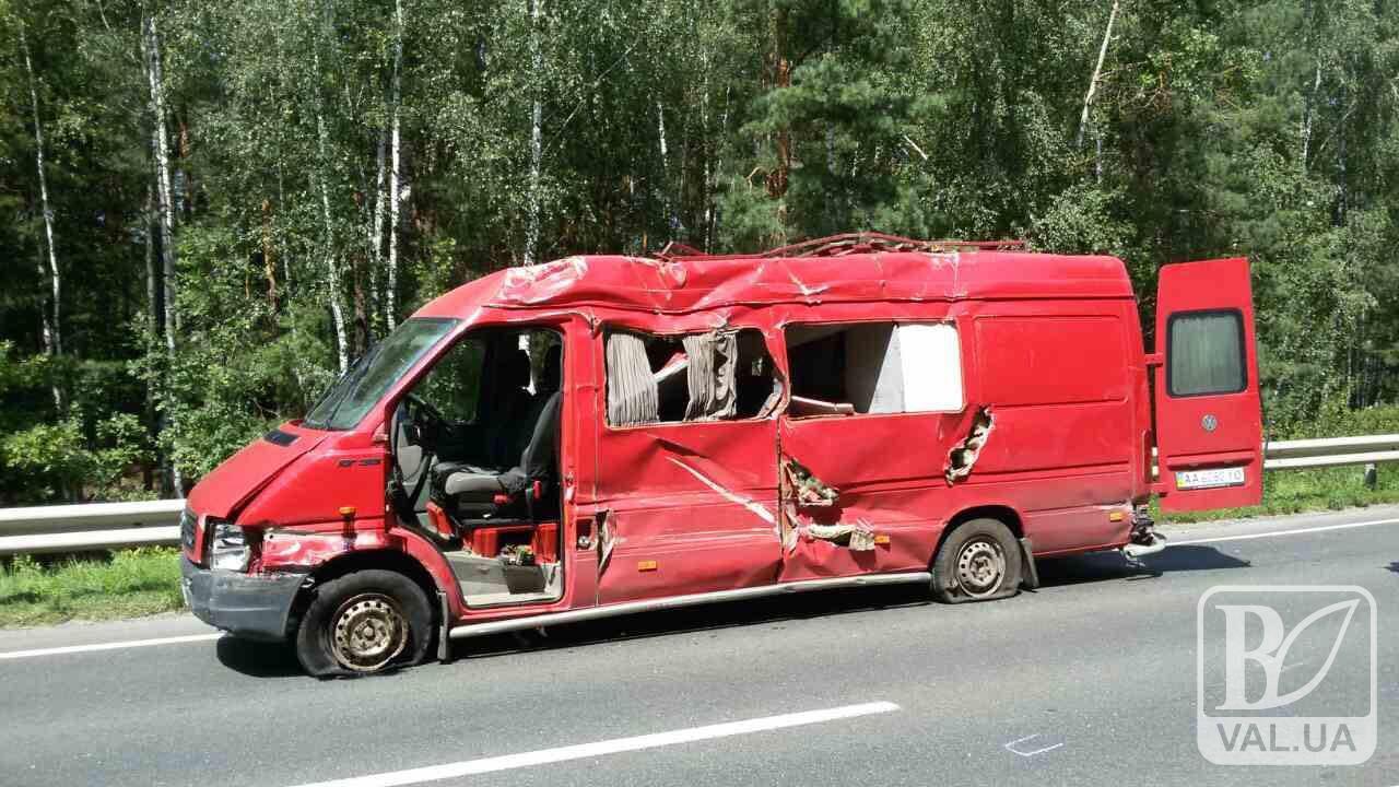 На Чернігівщині перекинувся автобус із групою байдарочників: є постраждалі