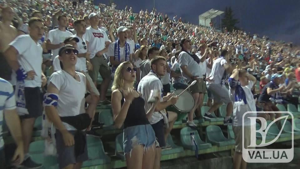 Великий футбол у Чернігові: емоції зашкалюють попри поразку. ВІДЕО