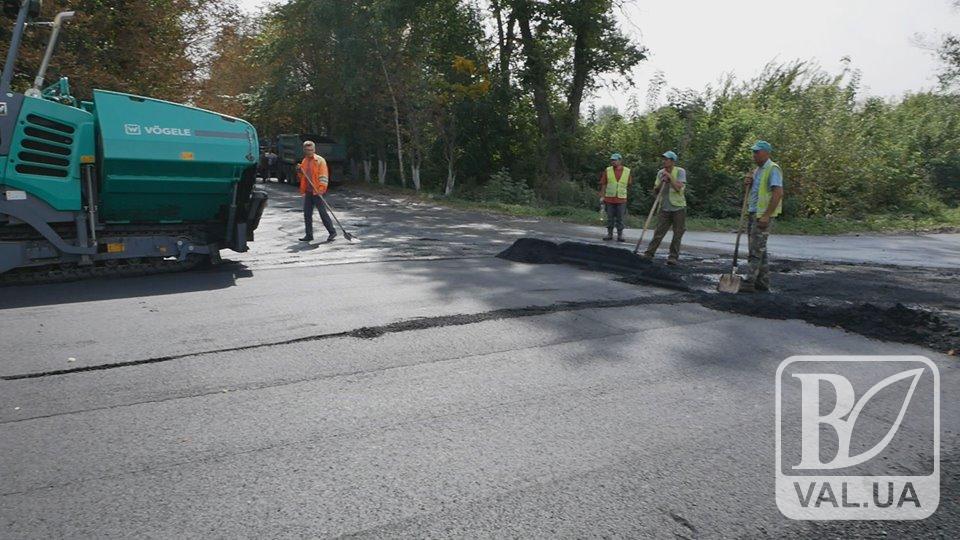 На Чернігівщині вперше за 40 років відремонтували сільську дорогу. ВІДЕО