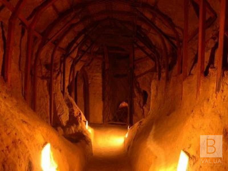 "Черный монах" и тайный тоннель до Киева: какие загадки хранят Антониевы пещеры в Чернигове ВИДЕО