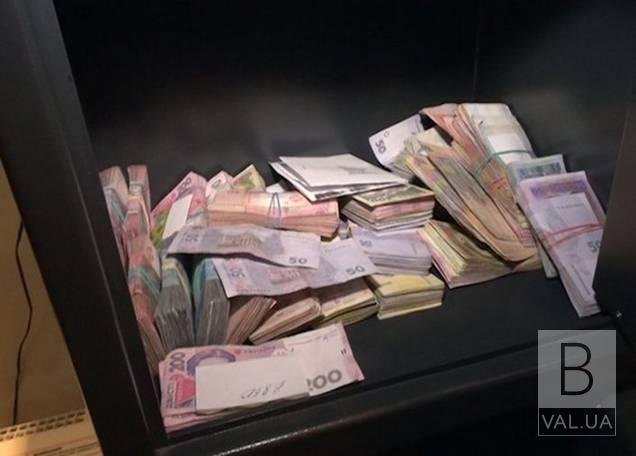 В Чернигове из сейфа магазина похитили 172 тысячи гривен