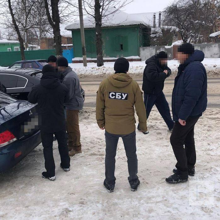 На Черниговщине майор полиции вымогал взятки за закрытие дел. ФОТО