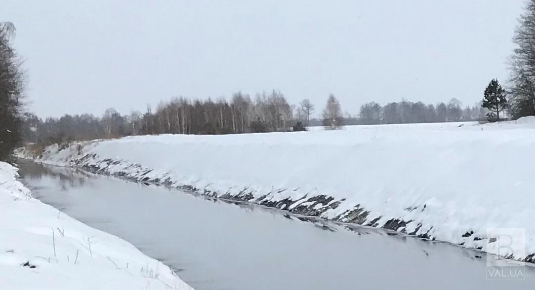 Зникла бабуся замерзла на березі річки