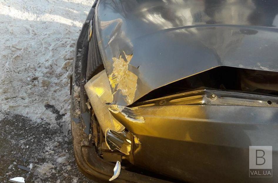 На Любецькій маршрутка потрапила в автопригоду. ФОТО 