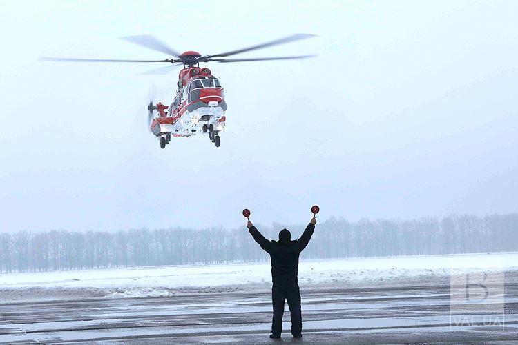 В Нежин прибыл третий вертолет Н-225 Super Puma. ФОТО