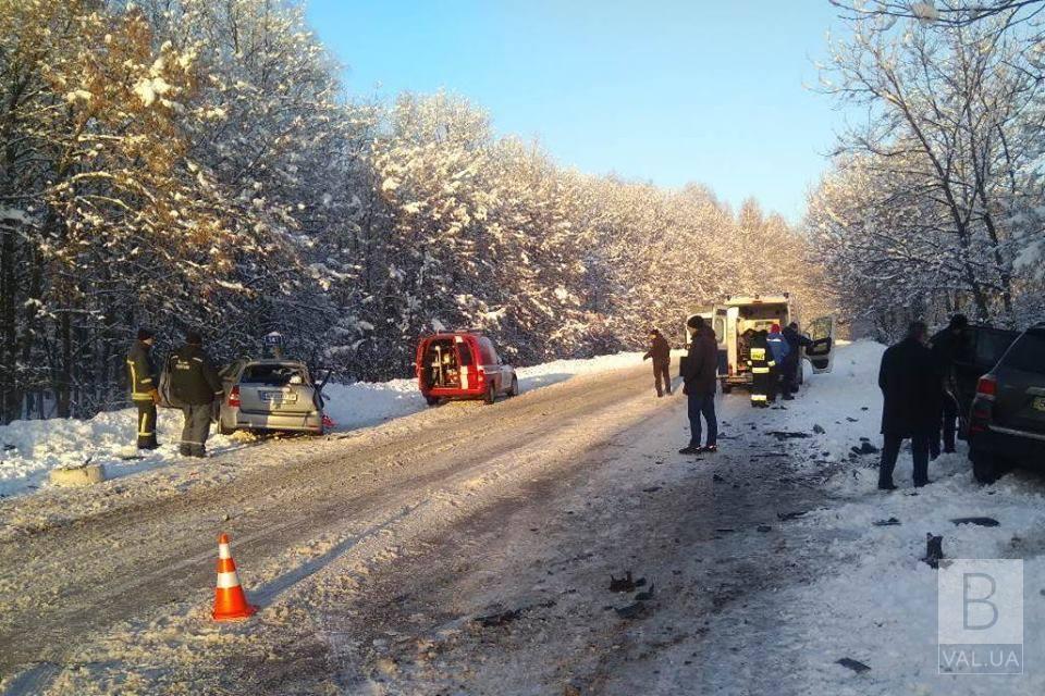 На Чернігівщині зіткнулись «Chevrolet Lacettiі» та «Toyota Highlander»: п’ятеро постраждалих