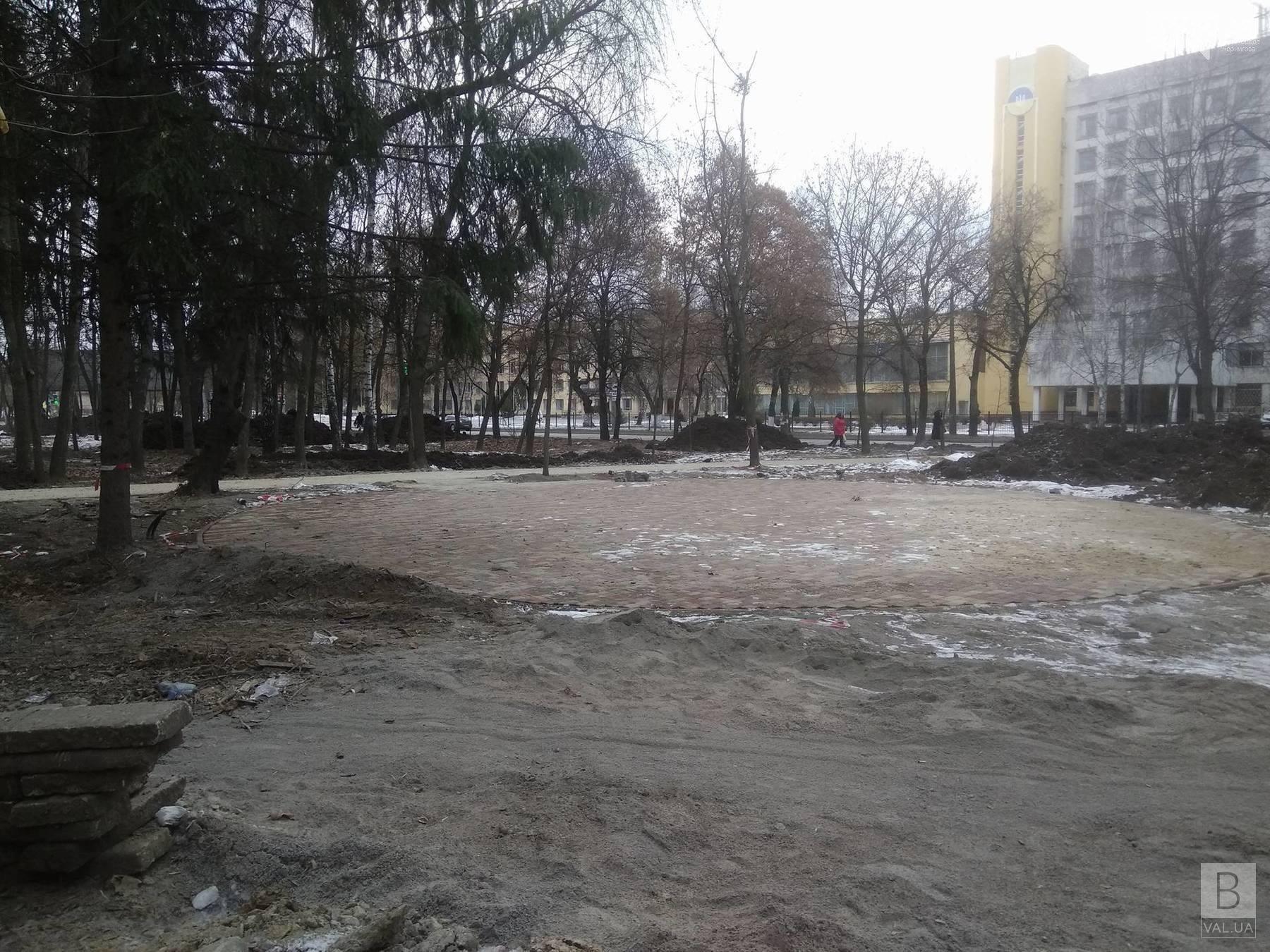 Ремонт сквера напротив Политеха планируют завершить в мае. ФОТО