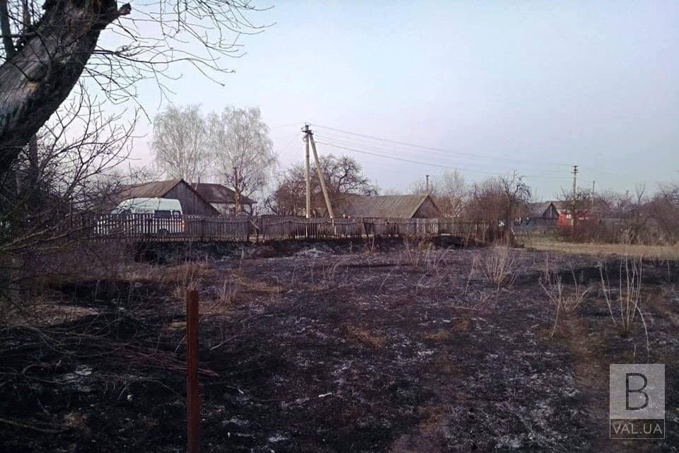 На Чернігівщині, під час ліквідації пожежі, невідомі побили двох вогнеборців. ФОТО