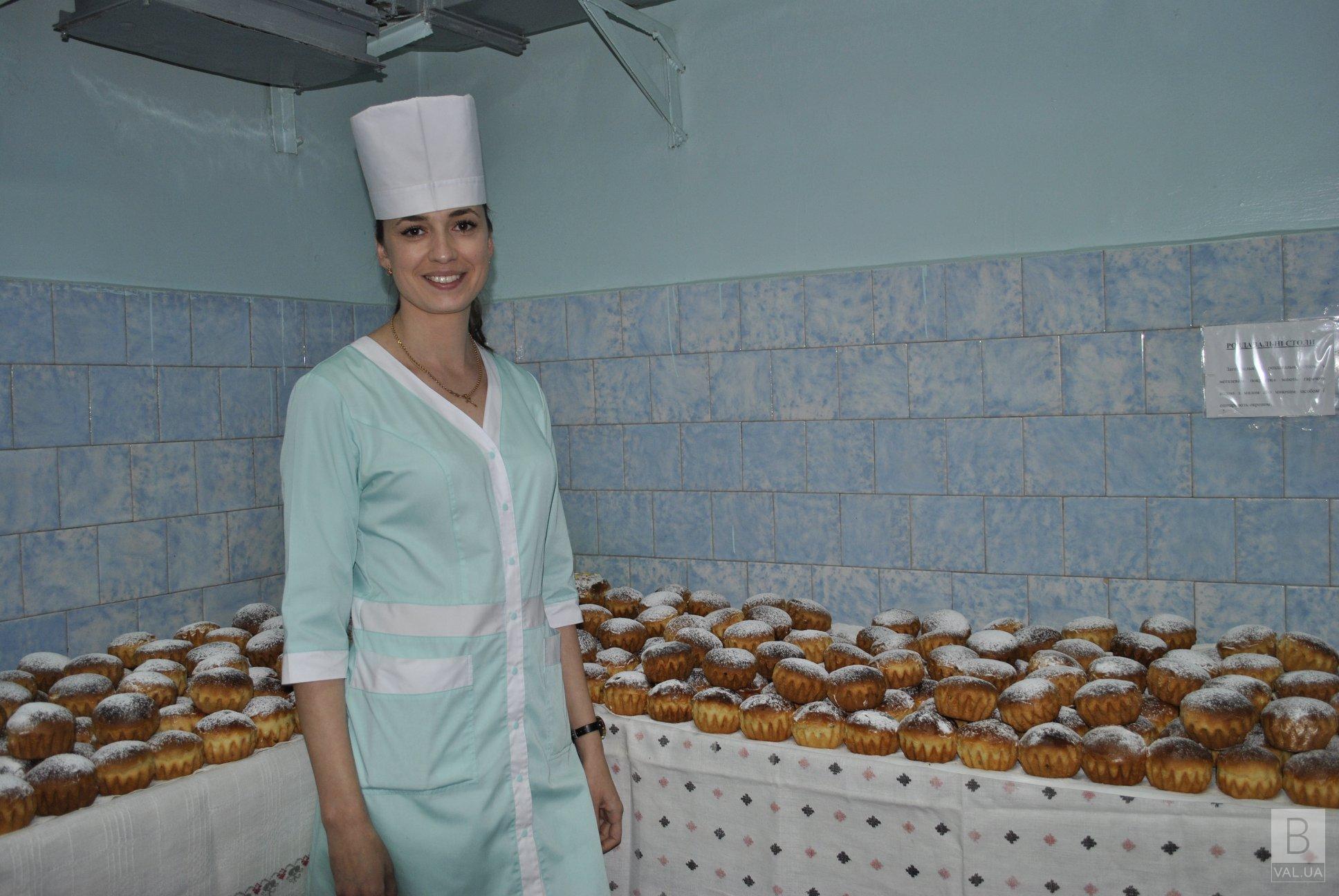 Во Второй больнице освятили более 300 куличей и пасхальных яиц. ФОТО