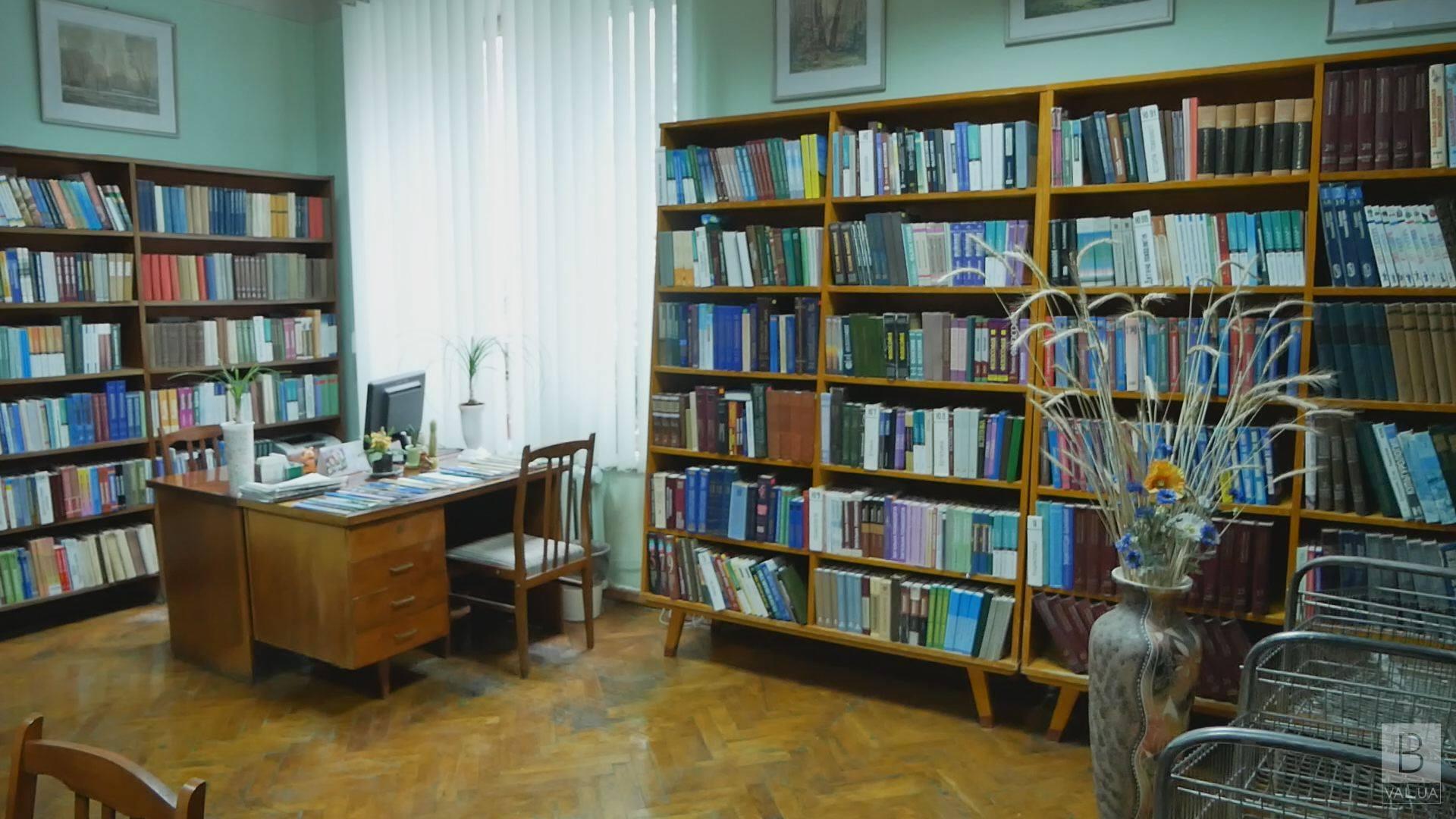 В Черниговском педагогическом университете уволили библиотекарей, которые судились с ректором ВИДЕО