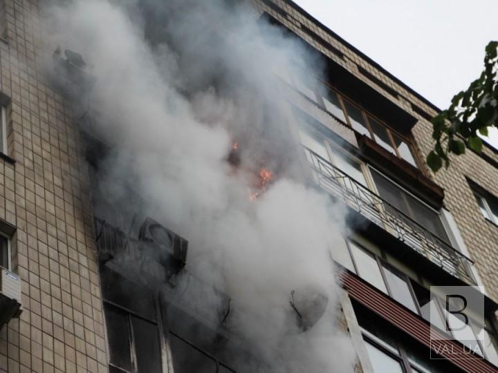 На Шевченка горіла квартира у п’ятиповерхівці: літня жінка отруїлась чадним газом
