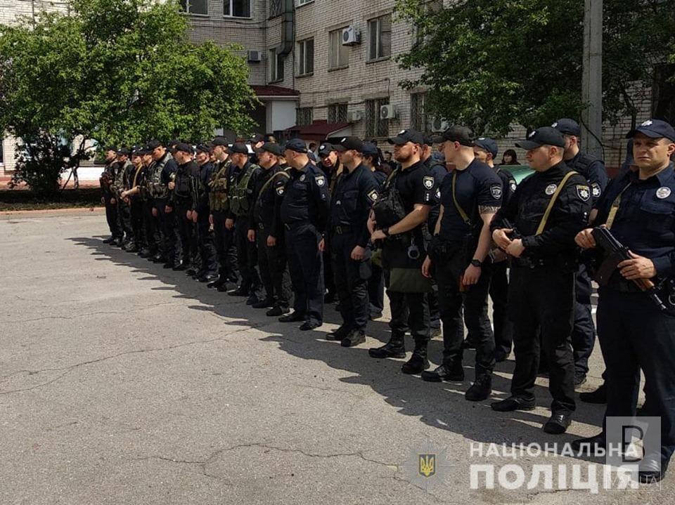 Зведений загін поліції Чернігівщини вирушив у зону ООС. ФОТО