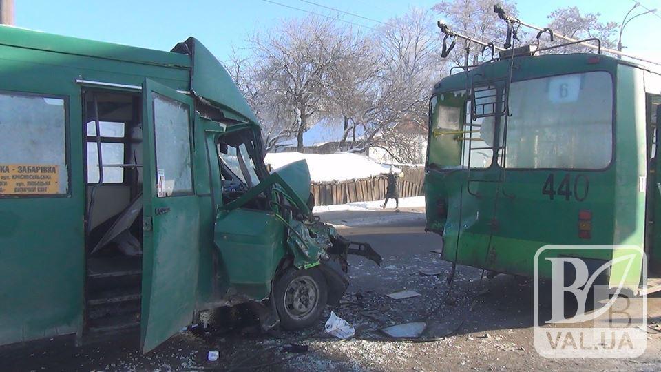 Водителю маршрутки, что в прошлом году втаранился в троллейбус на Любечской, вынесли приговор