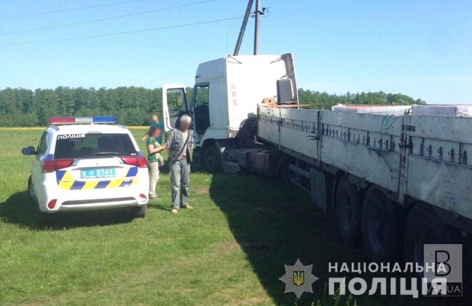 В Новоселовке полиция остановила фуру с пьяным водителем
