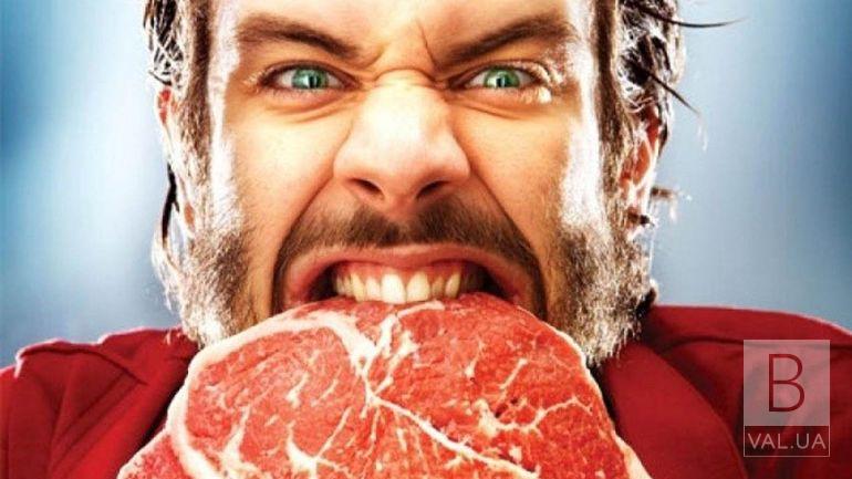 У чернігівському супермаркеті голодний покупець з’їв м'ясо і відмовився платити