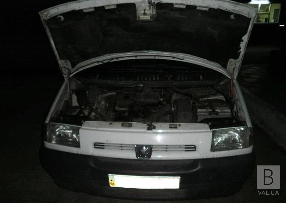 На Черниговщине пограничники нашли машину, которую 11 лет назад похитили в Португалии