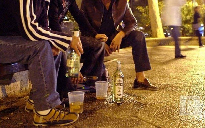 С начала года 777 черниговцев были оштрафованы за распитие алкоголя в запрещенных местах