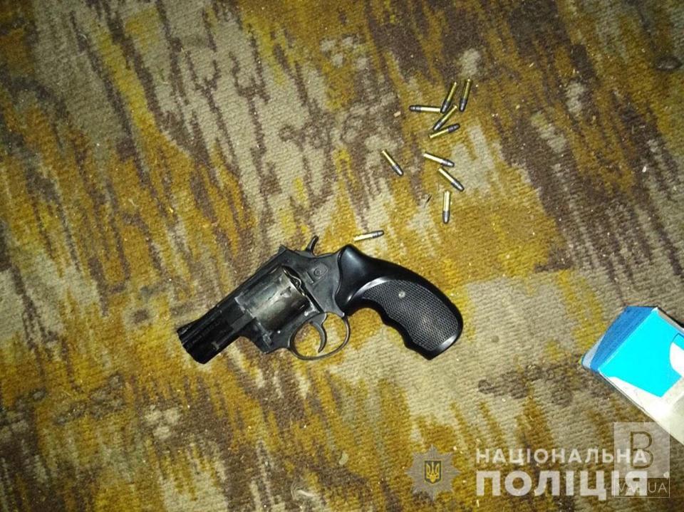 Жителі Чернігівщини продовжують незаконно зберігати зброю