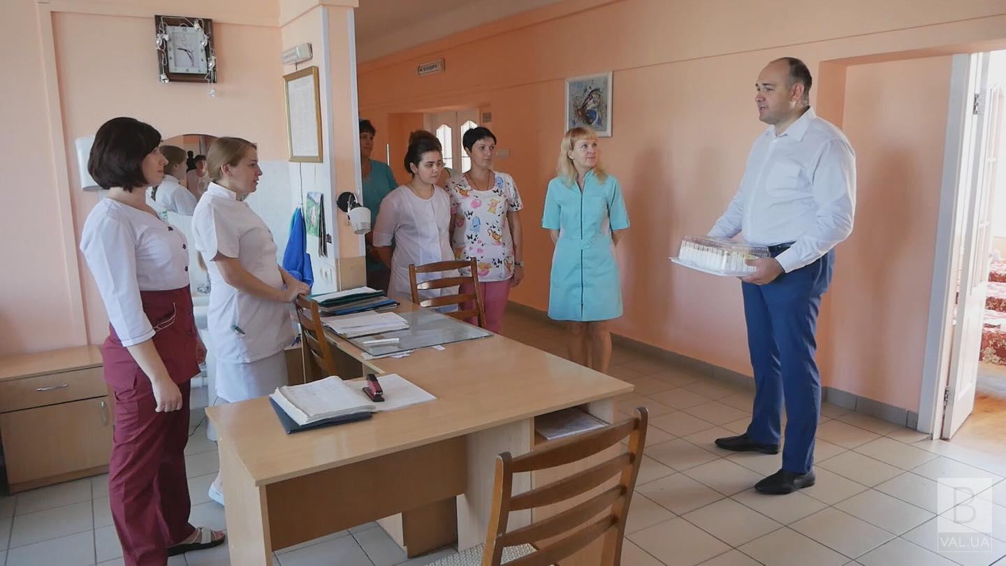 «Батьківщина» привітала медпрацівників з професійним святом ВІДЕО