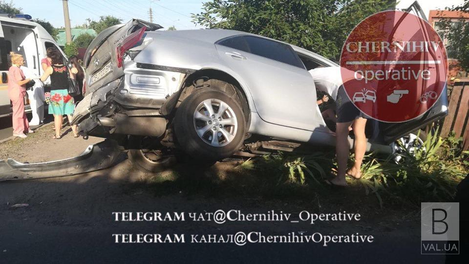 В Чернигове столкнулись «Toyota Camry» и маршрутка: есть пострадавшие. ФОТО
