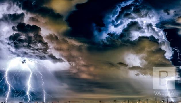 На Черниговщину надвигается очередная непогода: синоптики объявили штормовое предупреждение