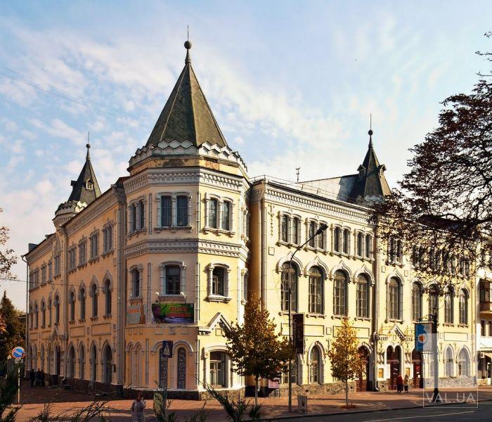 На реставрацию филармонии в Чернигове выделили почти 15 миллионов гривен