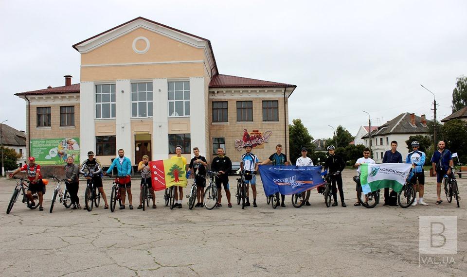 Празднование здорово: в Корюковке провели велопробег. ФОТО