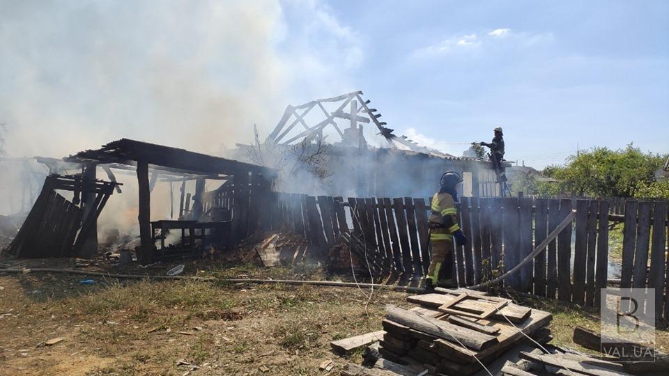 На Черниговщине во время пожара неравнодушен спас двух малолетних детей. ФОТО
