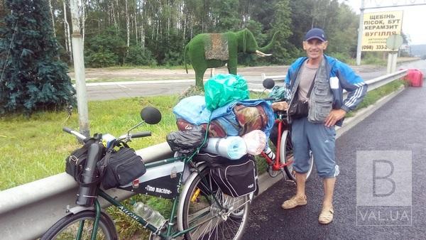 70-летний нежинец проехал на велосипеде свыше 30 тысяч километров по Украине. ФОТО