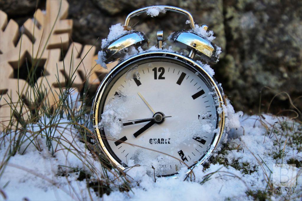 Когда в Украине переведут часы на зимнее время