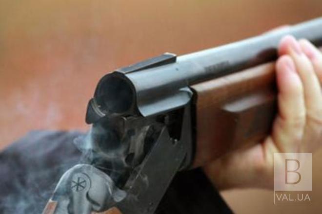 На Черниговщине мужчина выстрелил в живот коллеги из охотничьего ружья