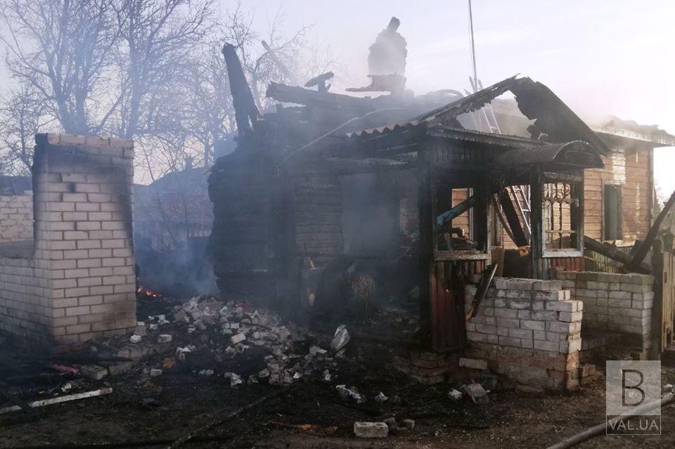 Дети были дома одни: подробности пожара в Авдеевке. ФОТО