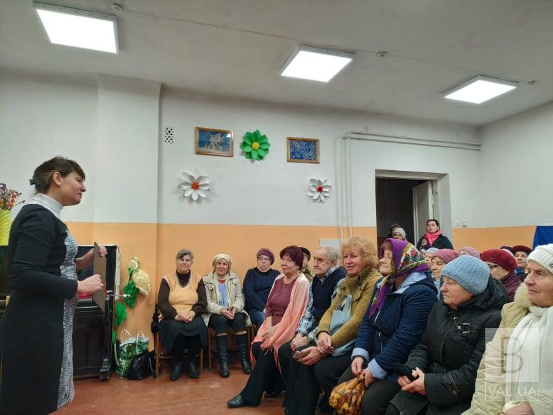У Чернігові привітали тих, хто не може обійтися без сторонньої допомоги. ФОТО