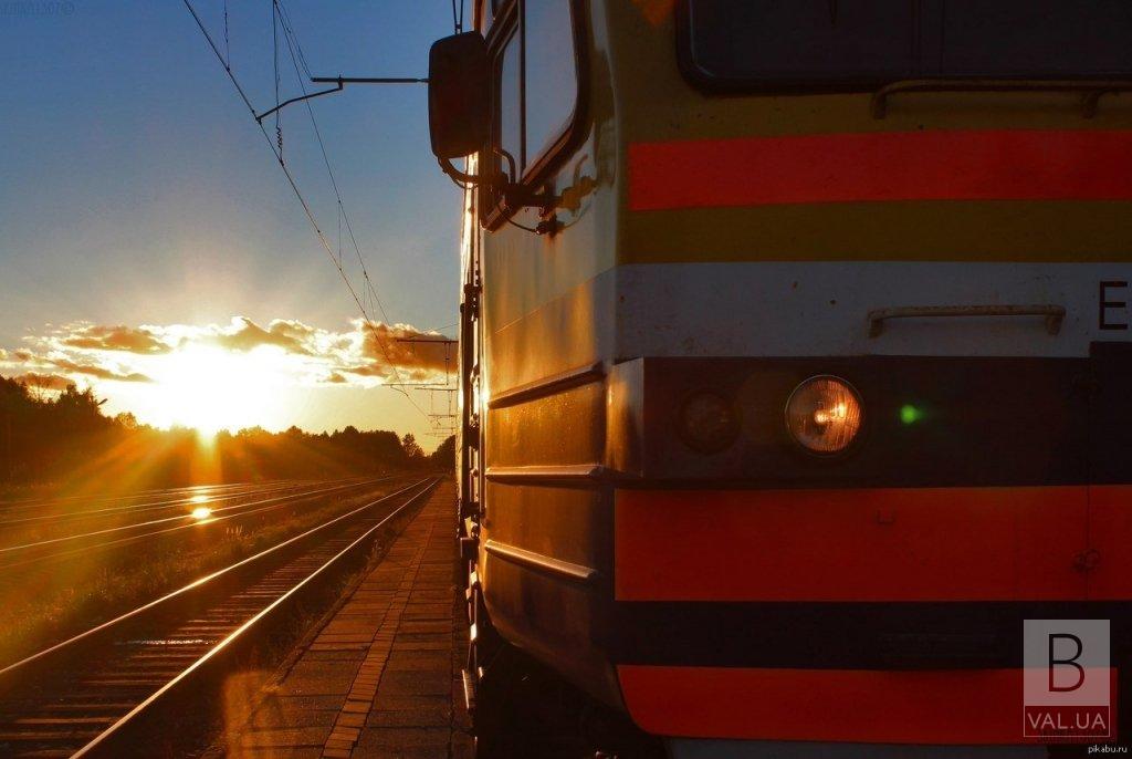 В Бобровицком районе поезд смертельно травмировал человека