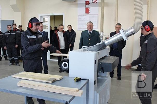 В Сновске открыли Региональный учебно-практический центр деревообрабатывающих технологий. ФОТО