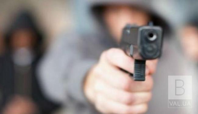 В Борзне полиция разоружила дебошира с пистолетом