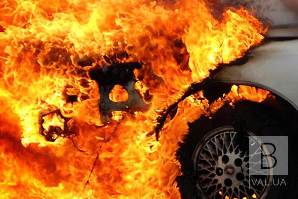Вина владельца и короткое замыкание: на Черниговщине горели машины