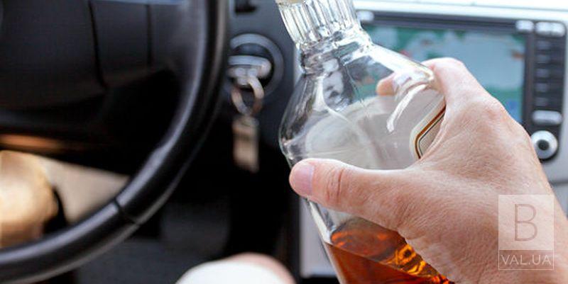 У Чернігові п’яний водій пропонував патрульним 600 гривень хабара 