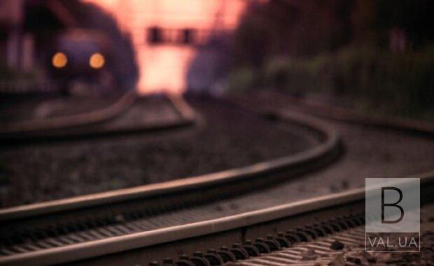 На Черниговщине «Мерседес» столкнулся с поездом: водитель погиб на месте