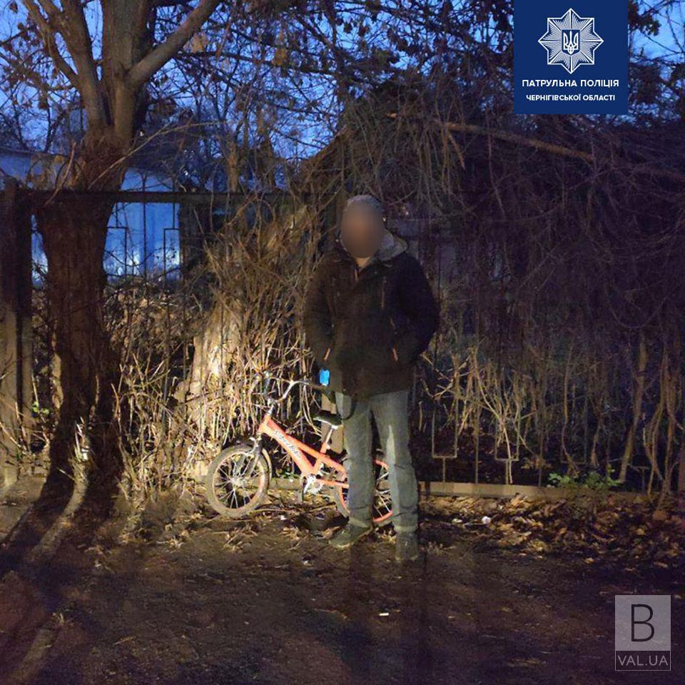 На Коцюбинського патрульні виявили чоловіка, який вкрав дитячий велосипед