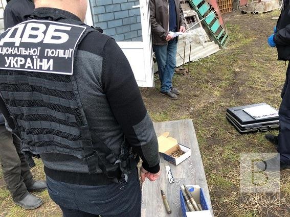 В Прилуках бывший милиционер незаконно хранил оружие и боеприпасы. ФОТО