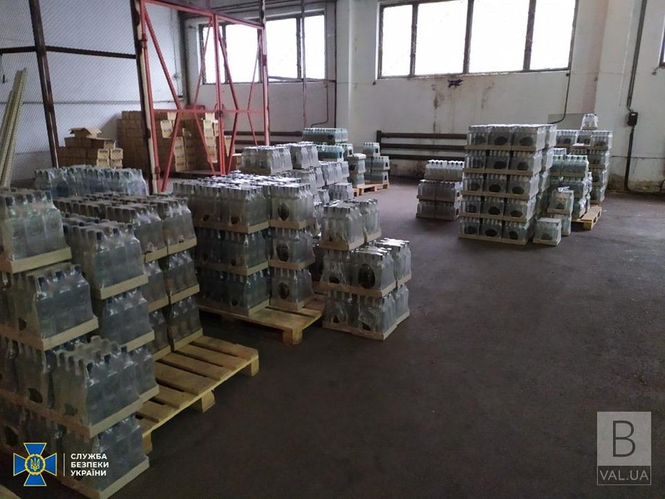 Лікеро-горілчаний завод на Чернігівщині виробляв фальсифікат. ФОТО