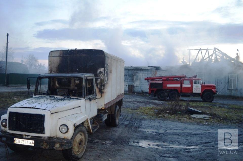 В Острі невідомі підпалили магазин. ФОТО