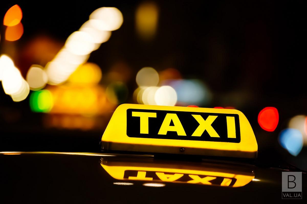 На Житомирській таксист збив пішохода