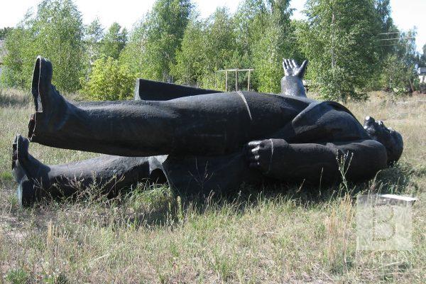 Пам’ятник Леніну у Сновську продали за 375 тисяч гривень