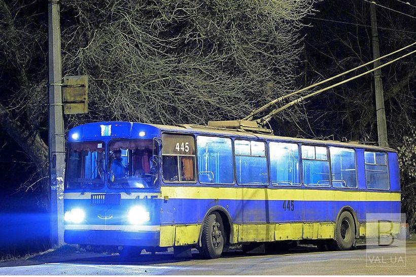 Пассажир в черниговском троллейбусе сломал ногу 