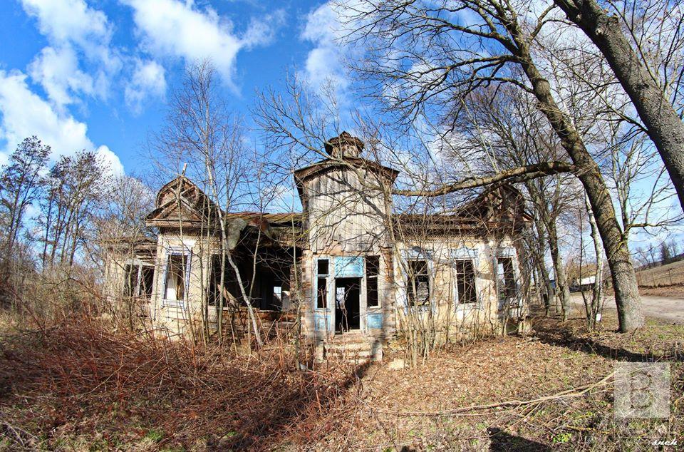Потерянная красота Черниговщины: руины барского имения в селе Костырев. ФОТО